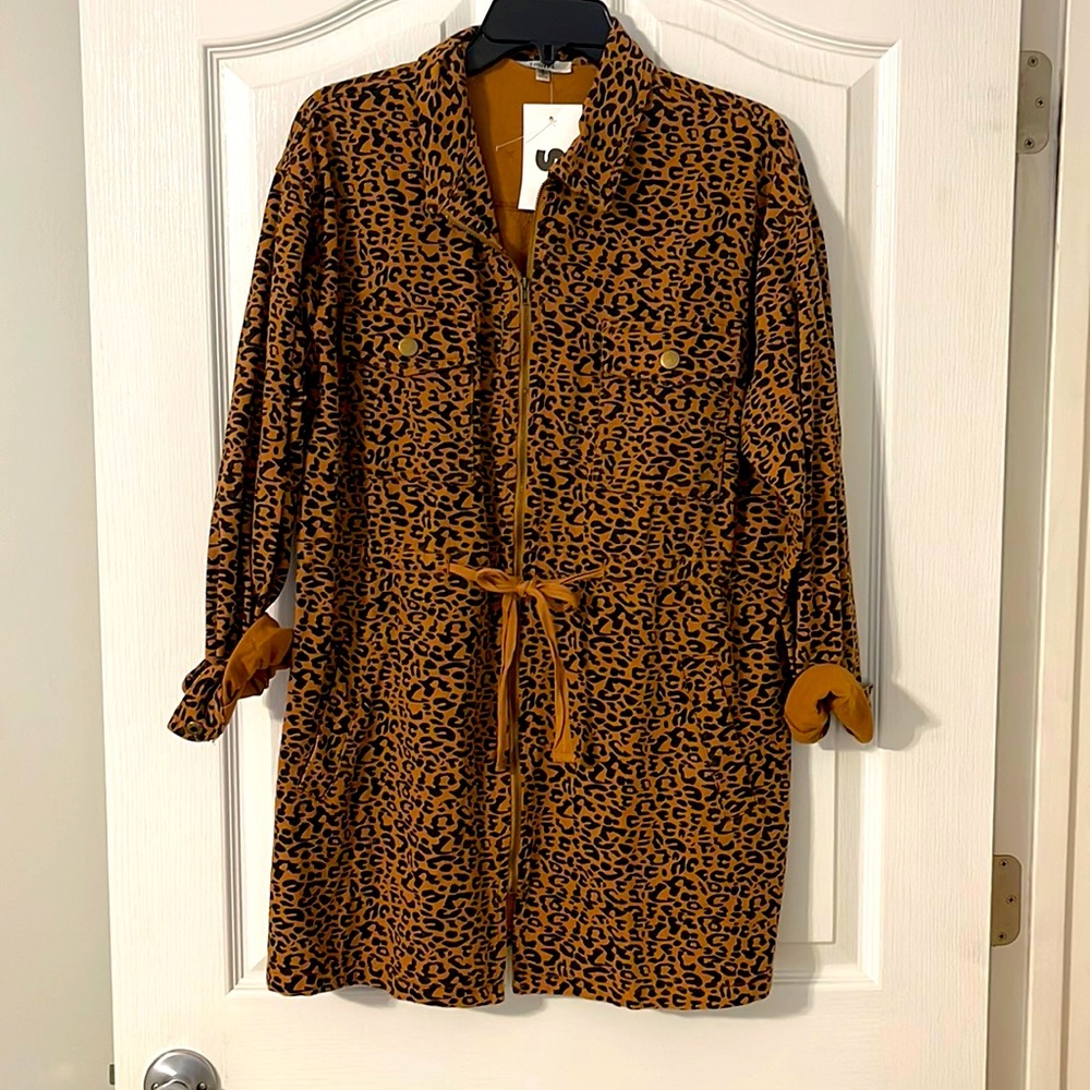 A piece you can dress up or down! Cute for date night!
